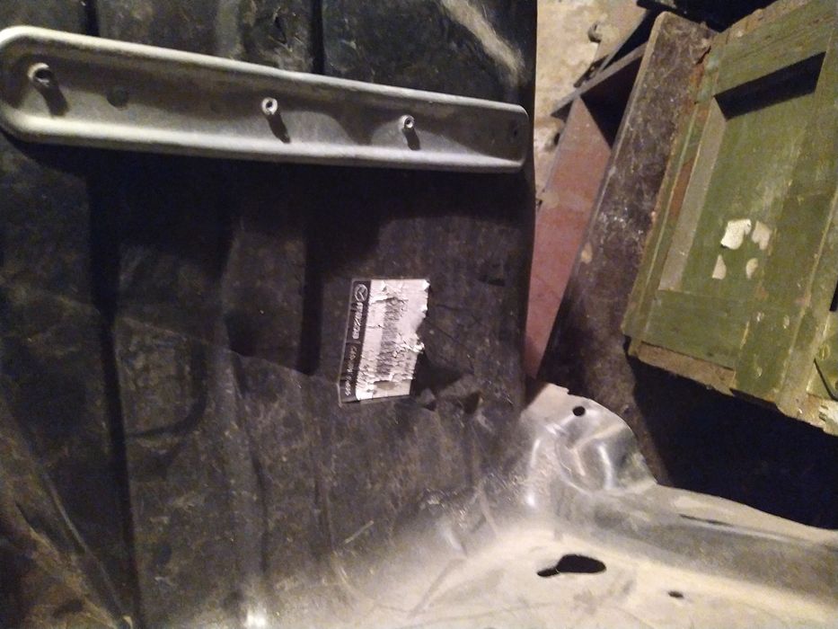 Підкрилок правий мазда сх 5 ке оригінал 2.5літра