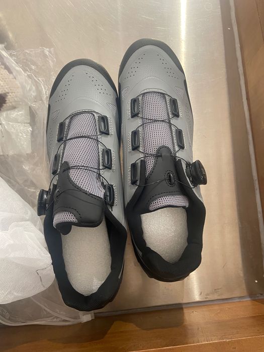 "Pedala com conforto! Sapatos de ciclista de alta qualidade