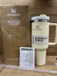 Nowy Kubek Termiczny marki Stanley