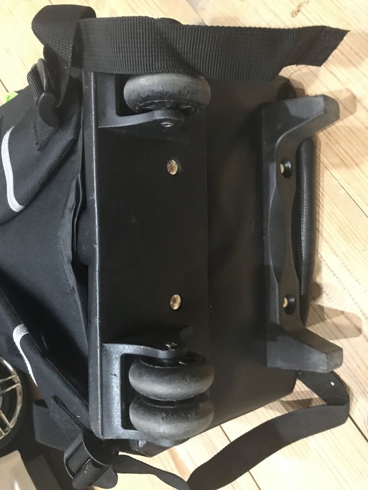 Plecak tornister do szkoły na kółkach z rączką