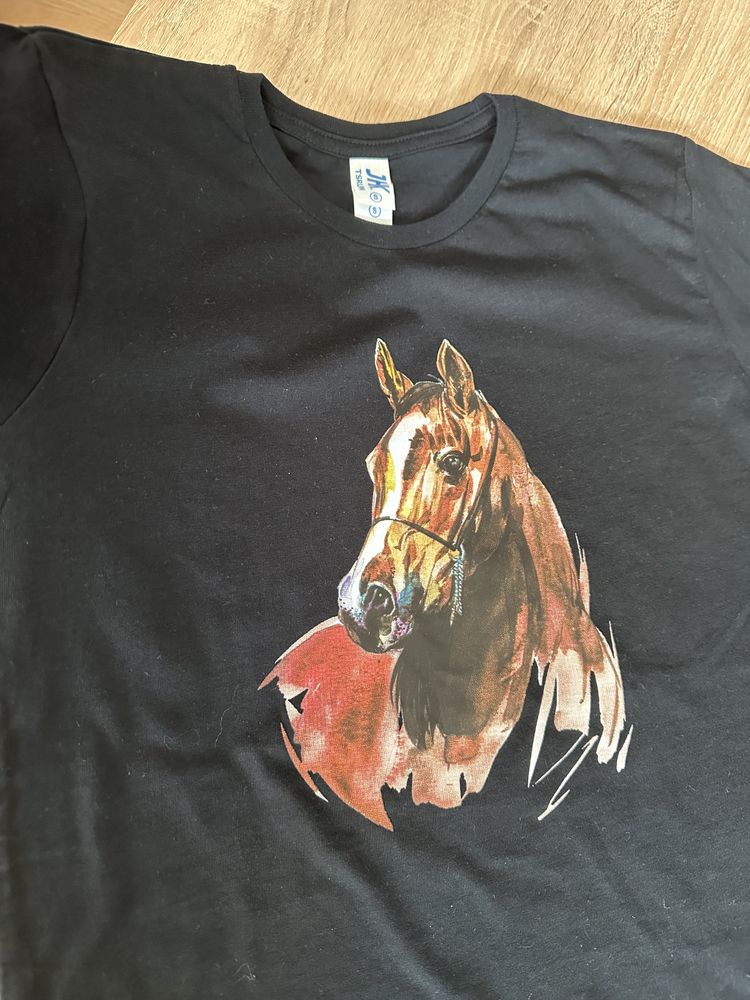 Nowy tshirt koń S