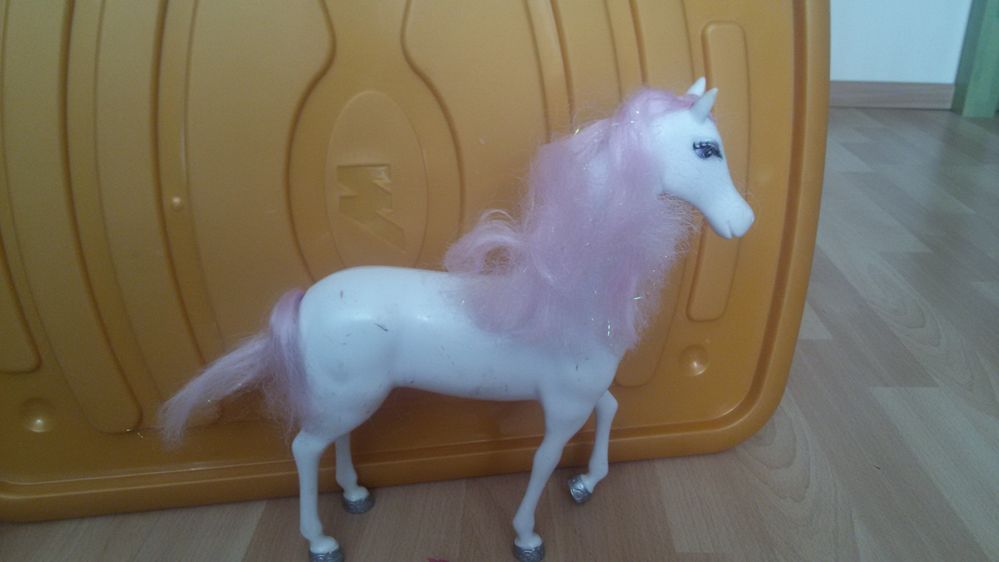Лошадь лошадка для Барби с аксессуарами