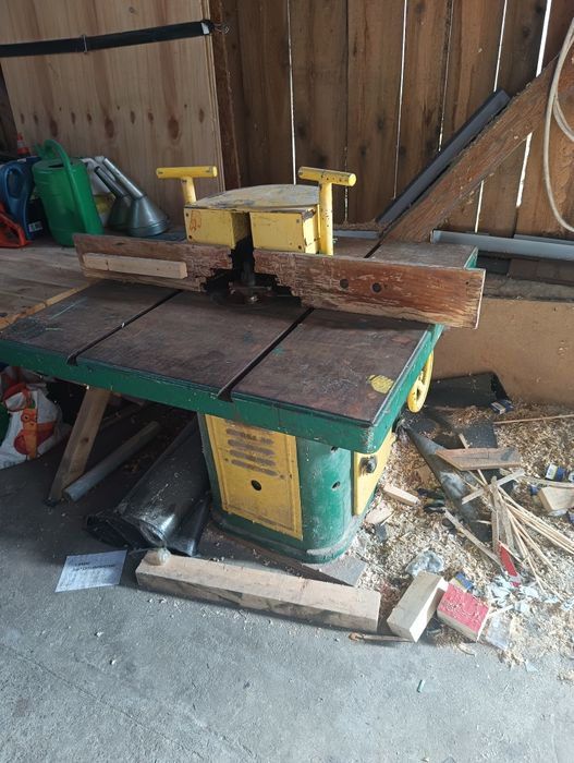 Frezarka dolnowrzecionowa