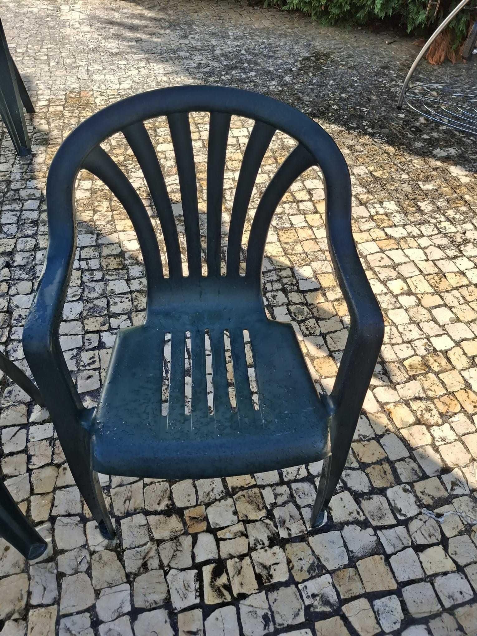 Cadeiras de resina c/braços