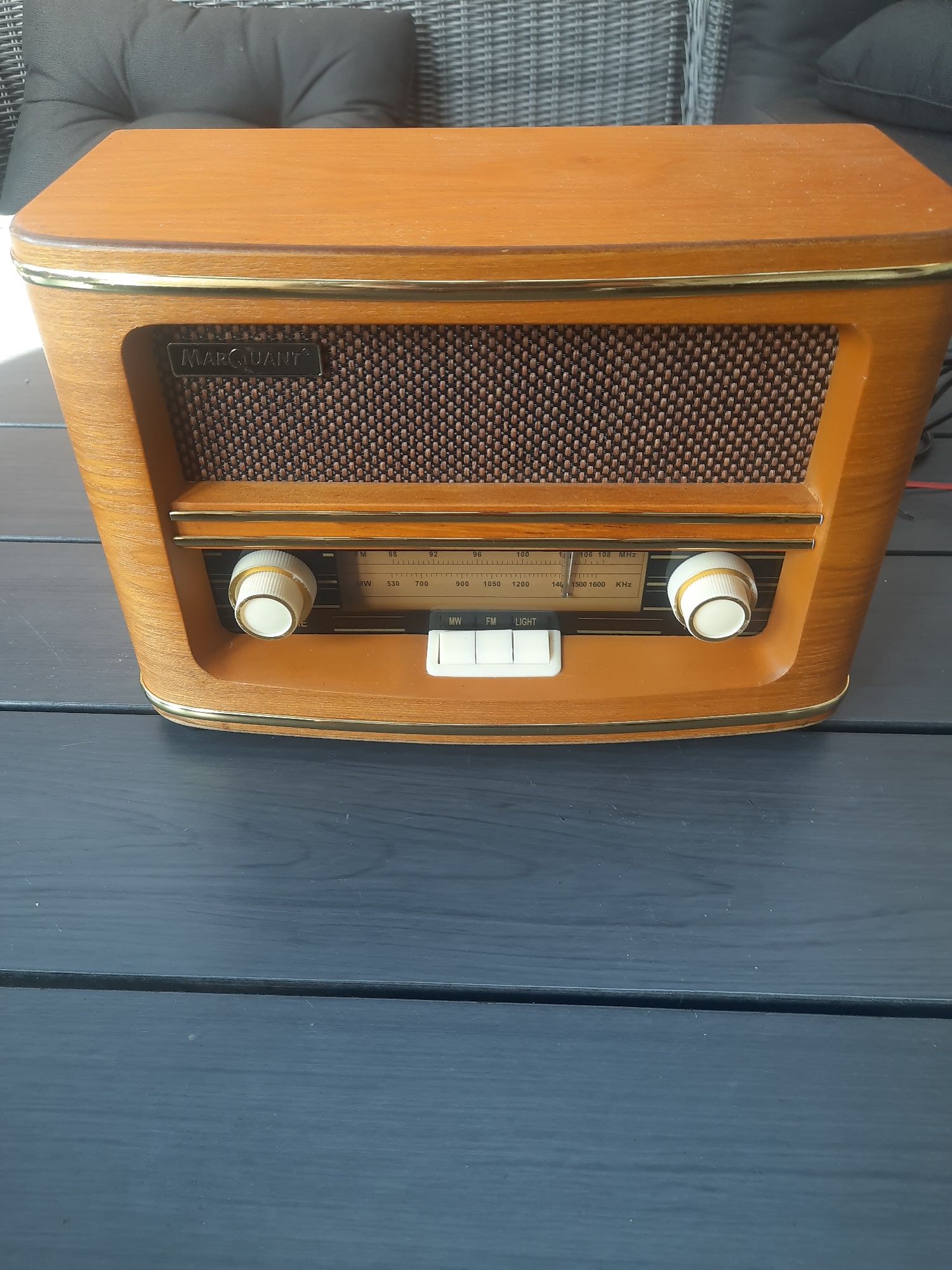 Stylowe radio z anteną