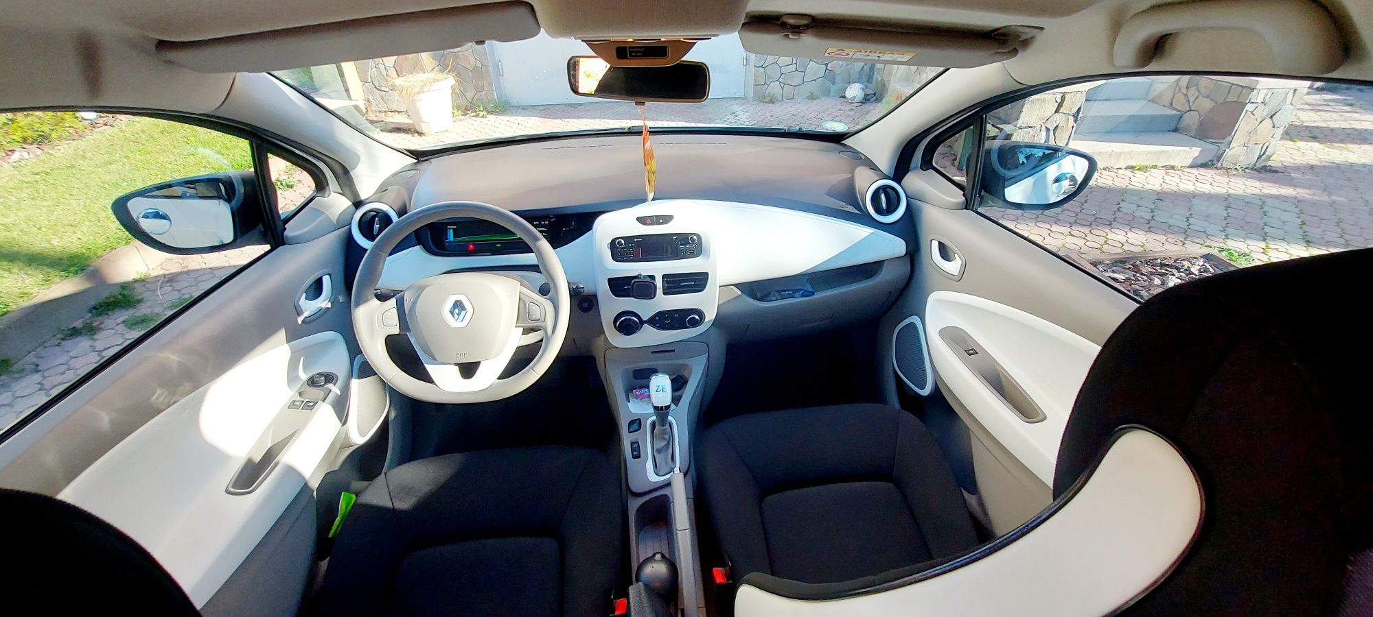 Продам Renault Zoe Q210 41kw