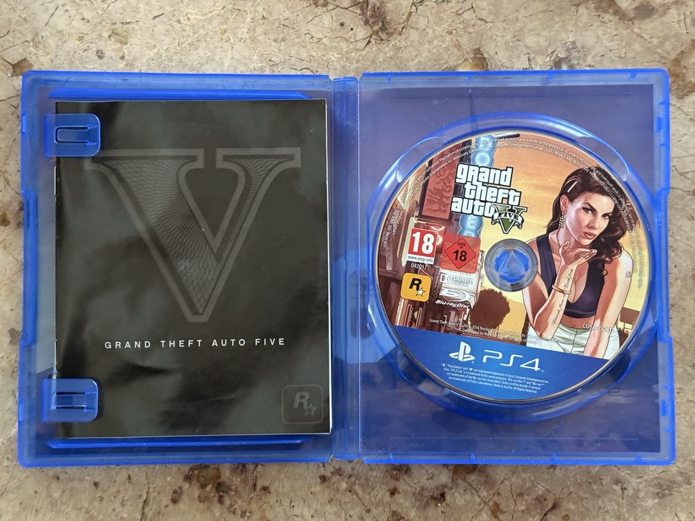 Vendo GTA V PS4