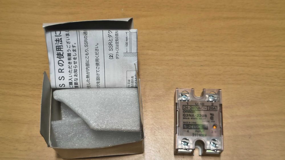 Przekaźnik półprzewodnikowy Omron G3NA-220B