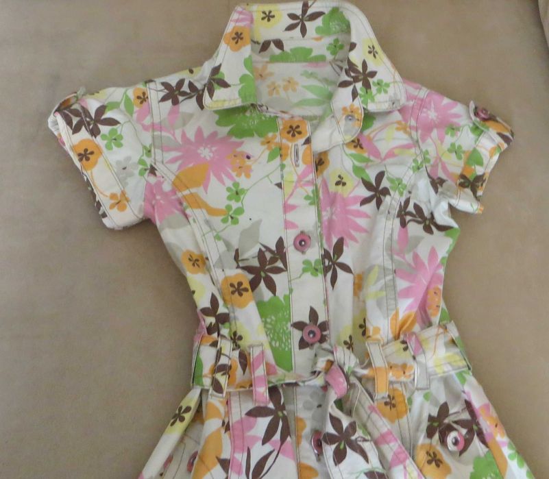 Vestido 5/6 anos, Florido, Sarja, Manga curta, com pala e 1 botão