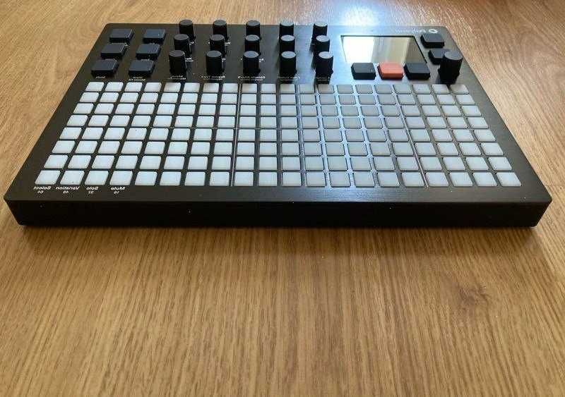 Groovebox Polyend Play+