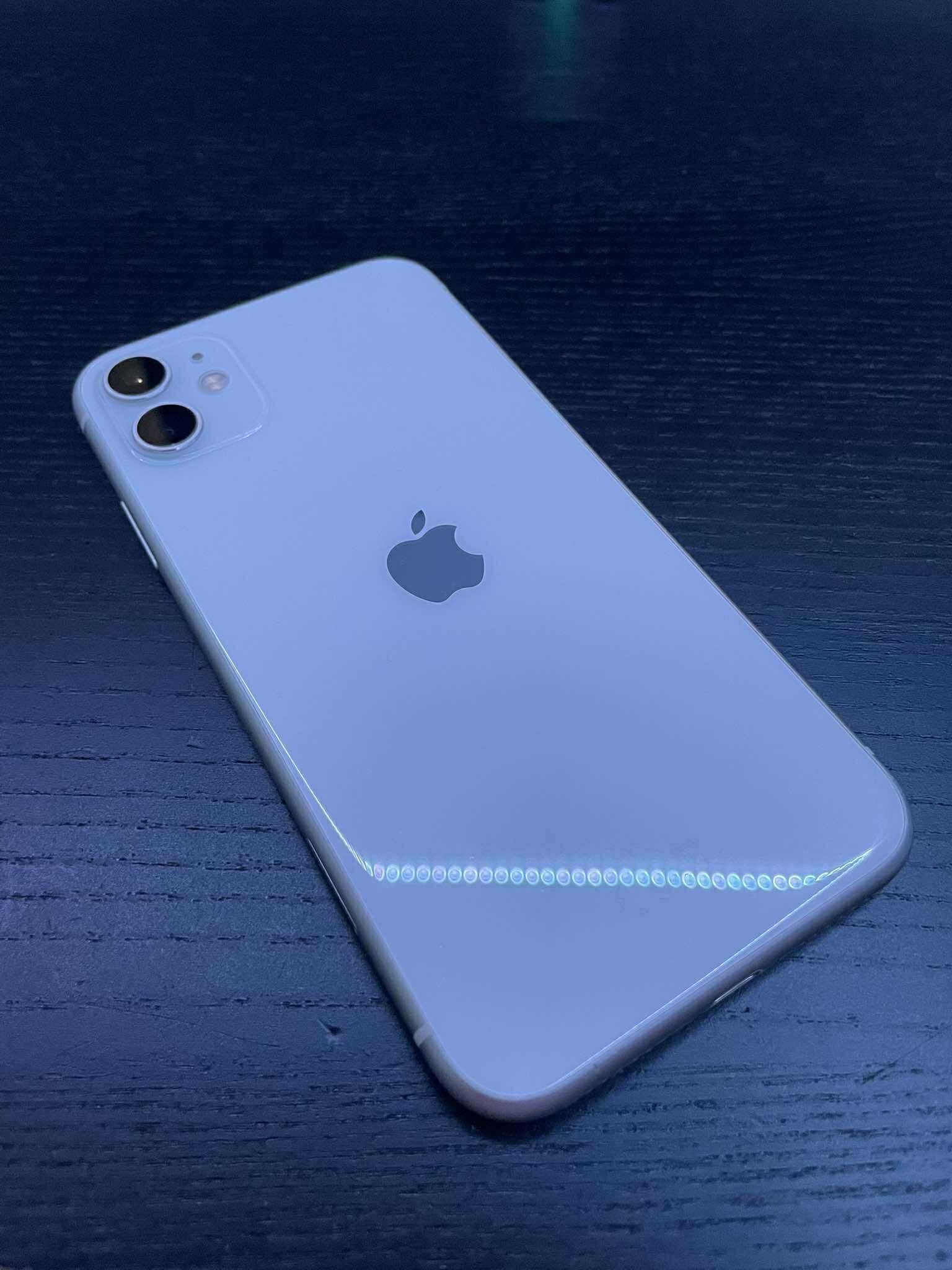 iPhone 11 64GB Biały – Bardzo dobry stan + dodatki