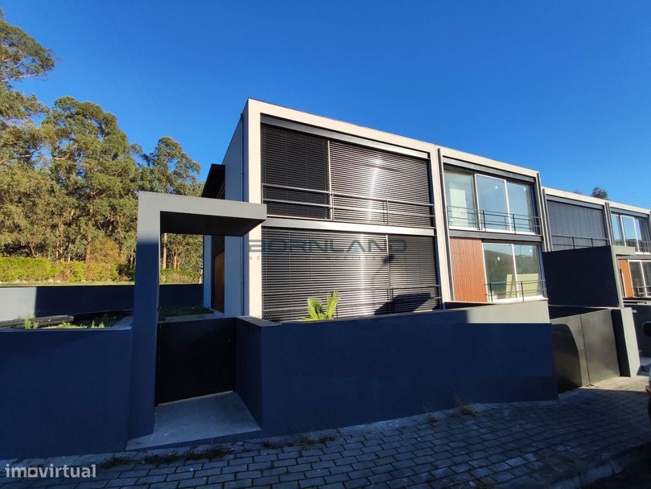 Fantástica moradia de Gaveto T3 + Escritório