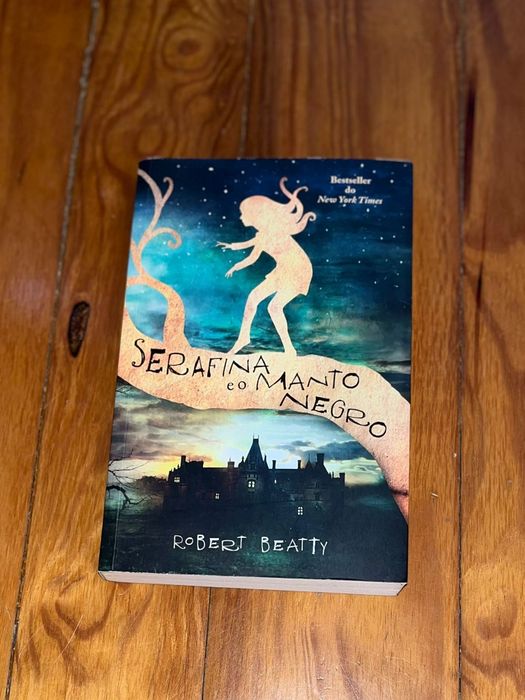Livro  "Serafina e o manto negro"