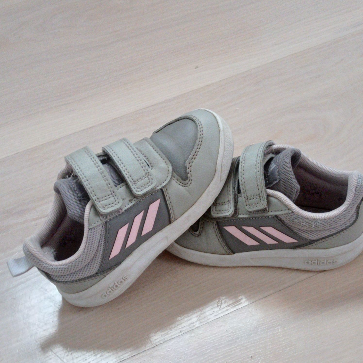 Buty Adidas dla dziewczynki rozm. 25