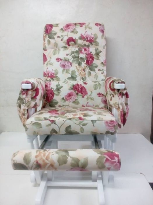 Fotel bujany , angielskie róże , na prezent