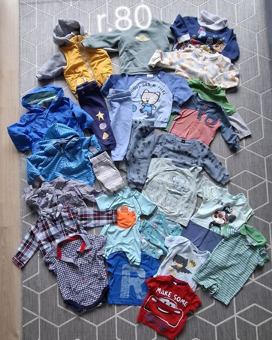 Paka ubrań rozm 74-86 różne dresy,pajace,gratisy,ponad 70szt ubrań