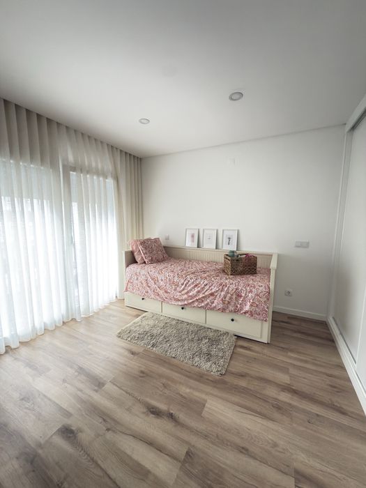 Aluguer de quarto estudante femenina