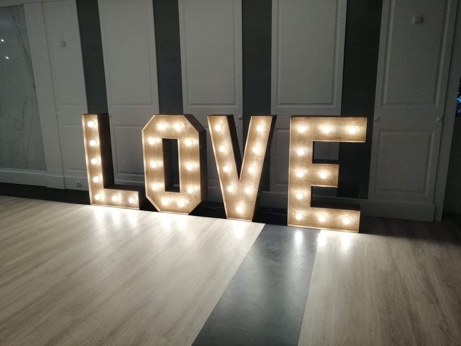 Napis  Miłość i LOVE - WYNAJEM