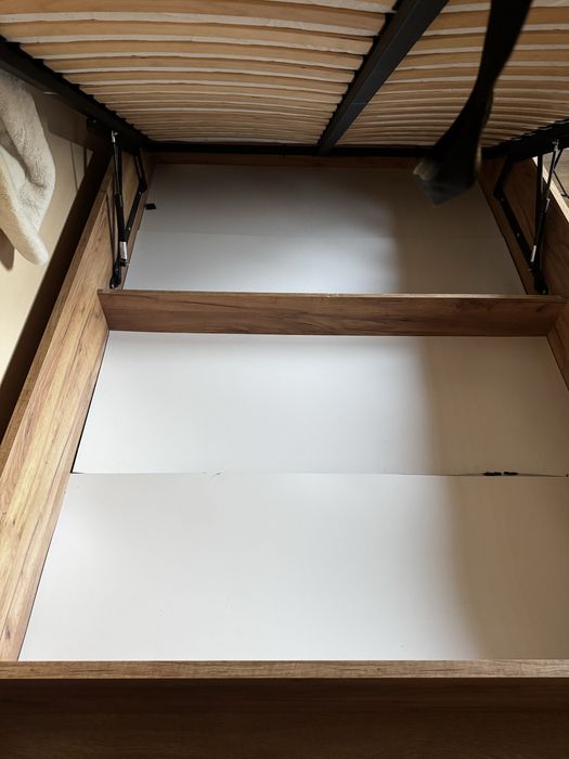 Łóżko MALI z pojemnikiem i oświetleniem LED 140x200cm