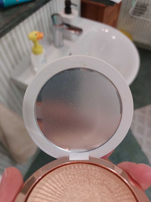Anastasia beverly hills sun idol rozświetlacz glow seeker