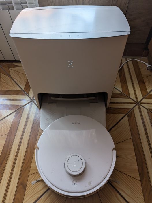 Robot sprzątający odkurzający/ myjący Ecovacs Deebot T10 Turbo Biały D