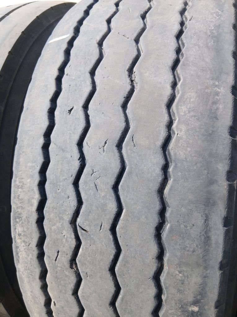 Грузові шини бу 385/65/R22.5