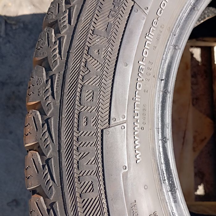 Шини 205/65/16с Uniroyal 2 шт