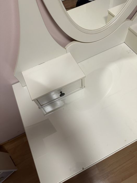 Toaletka Hemnes + stołek