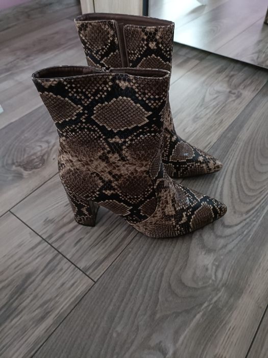 Botki damskie wężowe