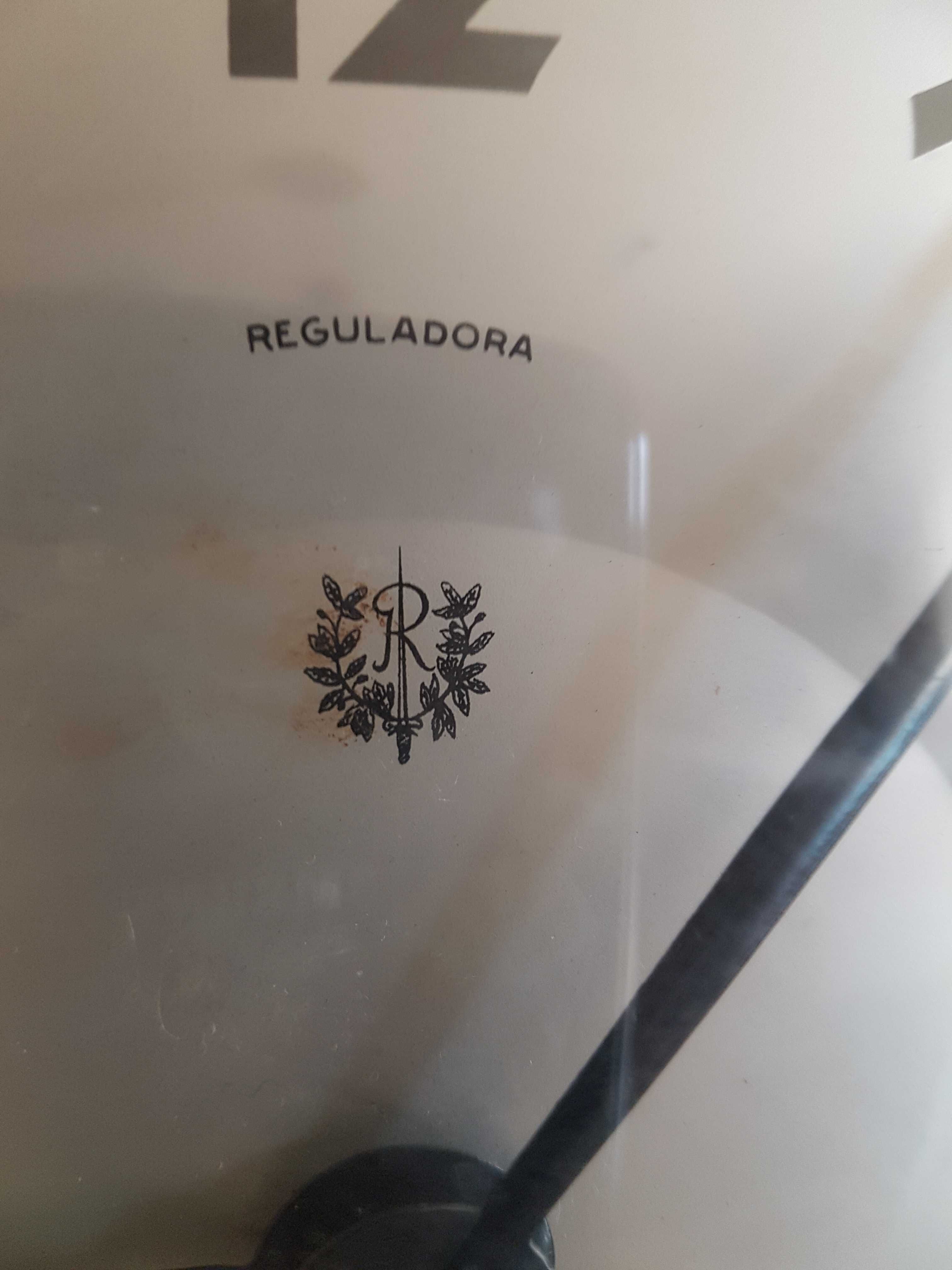 Relógio de parede Art Decô da  " Reguladora "