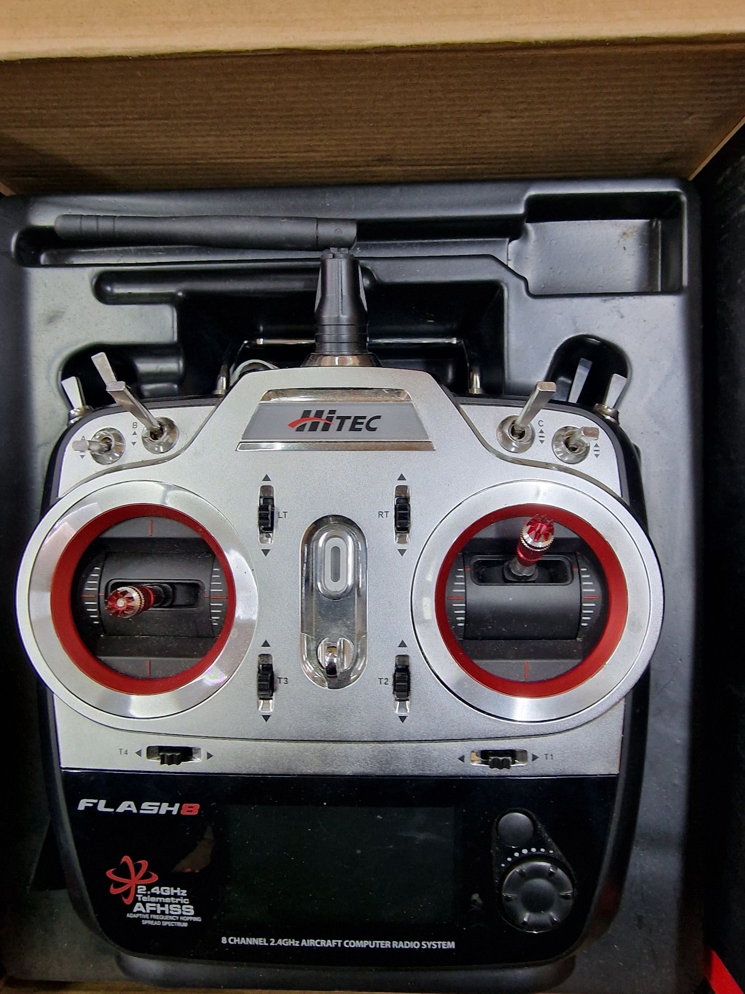 nadajnik Hitec Flash 8