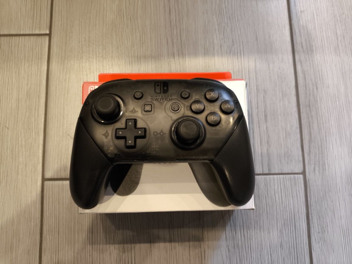 Nintendo Switch Pro Controller