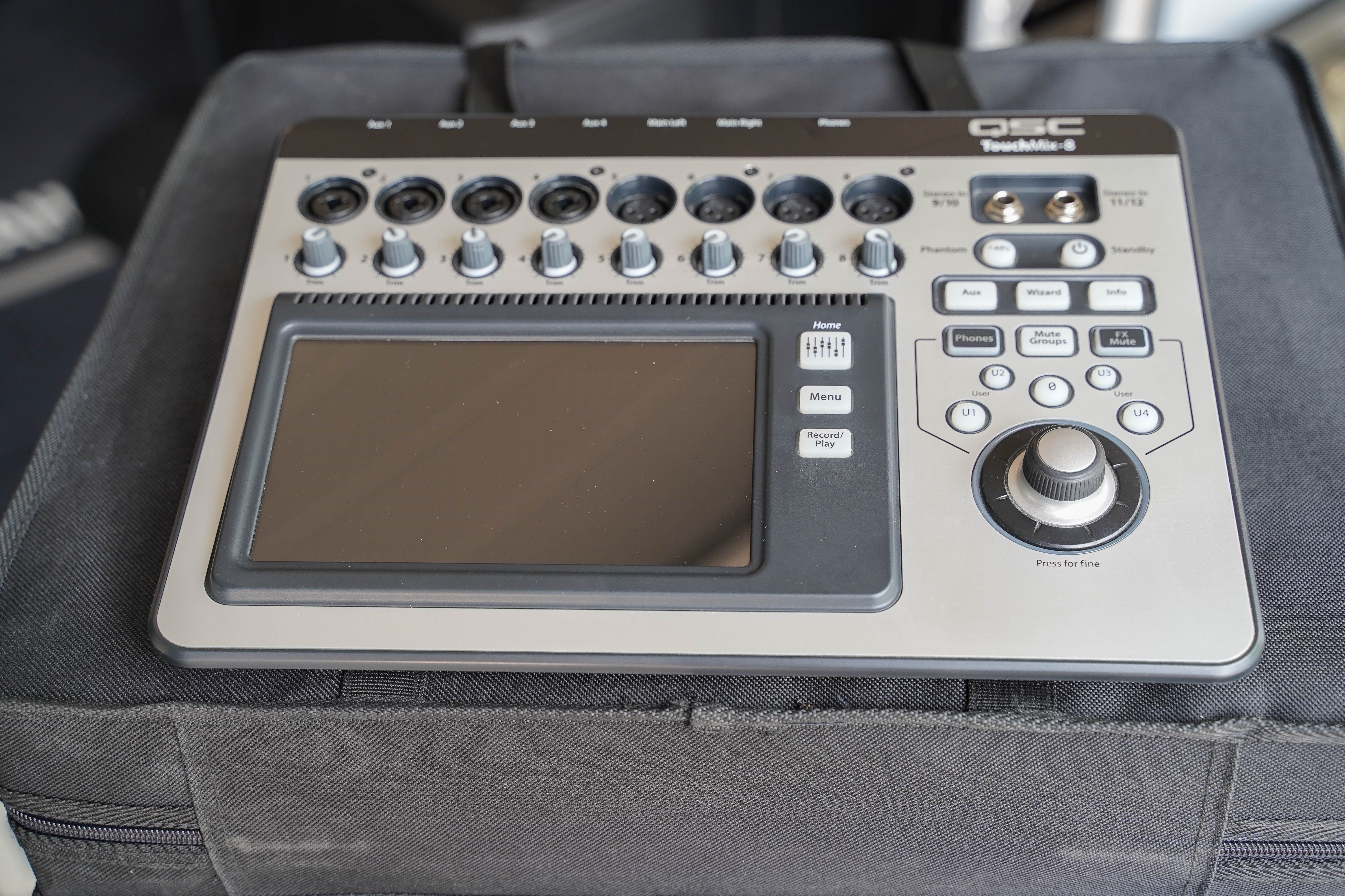 QSC TOUCHMIX 8 mikser cyfrowy jak Nowy +Walizka