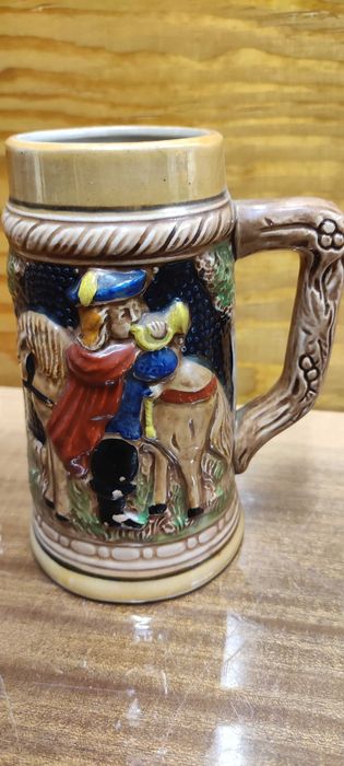 stary kufel pokal ozdobny dekoracja