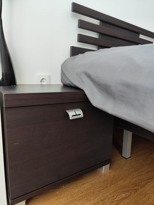 Conjunto Cama Casal completo c/estrado + colchão & 2 mesinhas