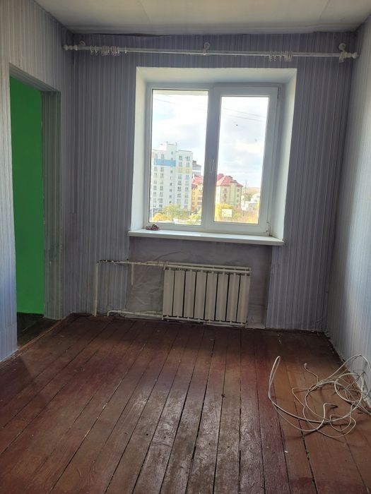 Оренда 2 км.кв.вул.Довженка,площа-35 м.кв,без техніки і меблів,вільно