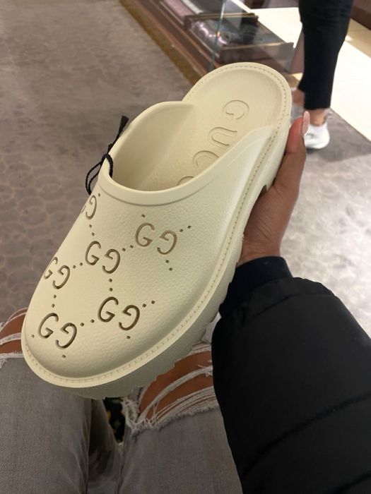 Клоги мюли сабо без танкетки бежевые Gucci