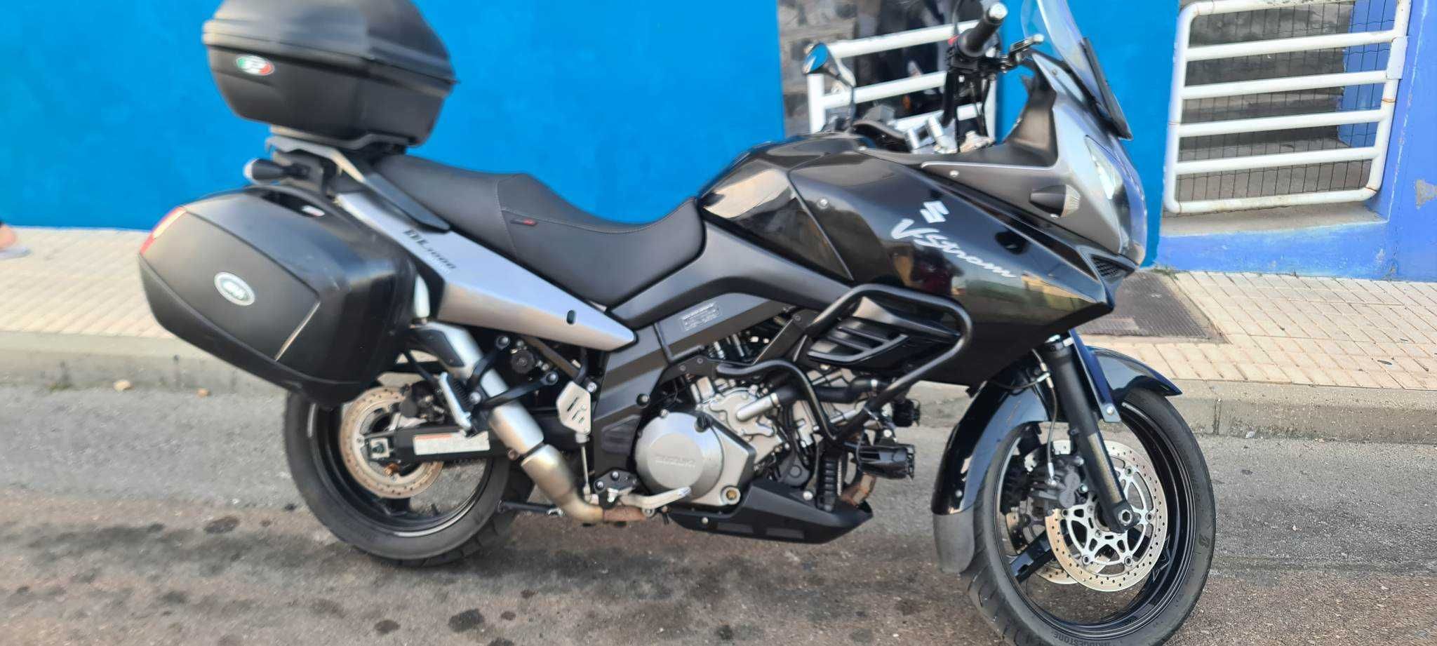 Moto Suzuki DL 1000