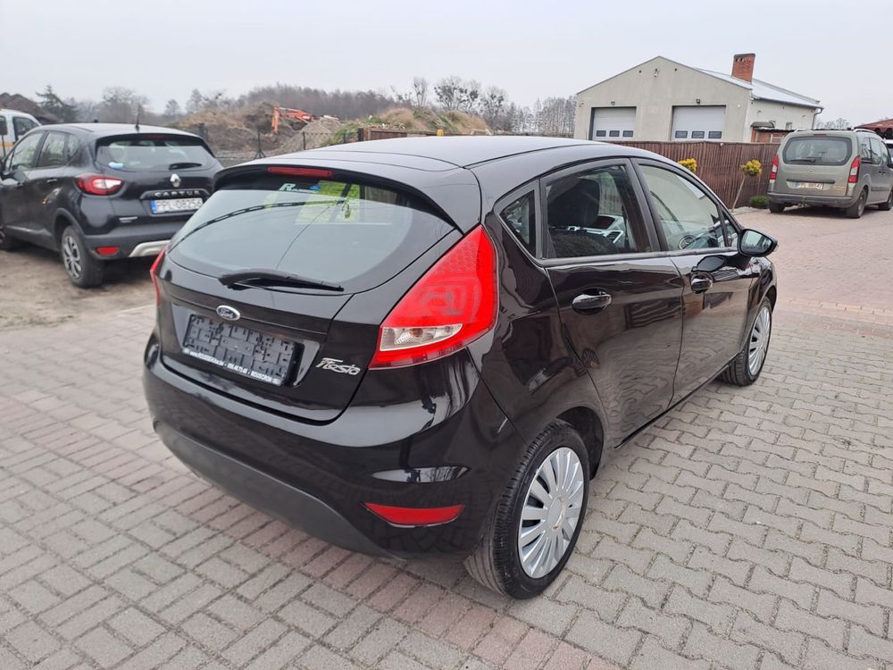 Ford Fiesta 2012 r !!! mały przebieg !!!