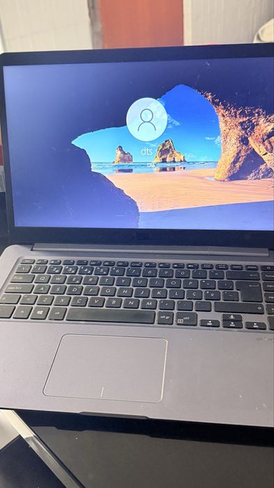 Portatil asus X510U i3 7100U