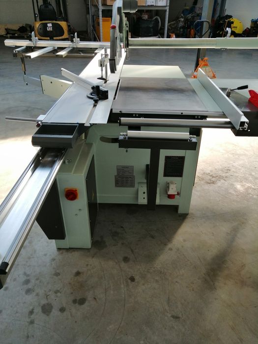 Piła formatowa 3200 na pretach