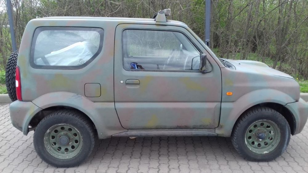 Автомобиль Сузуки джимни