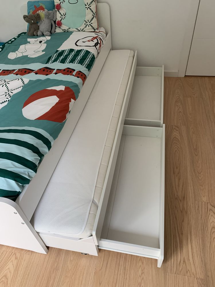 Cama individual com cama de gaveta