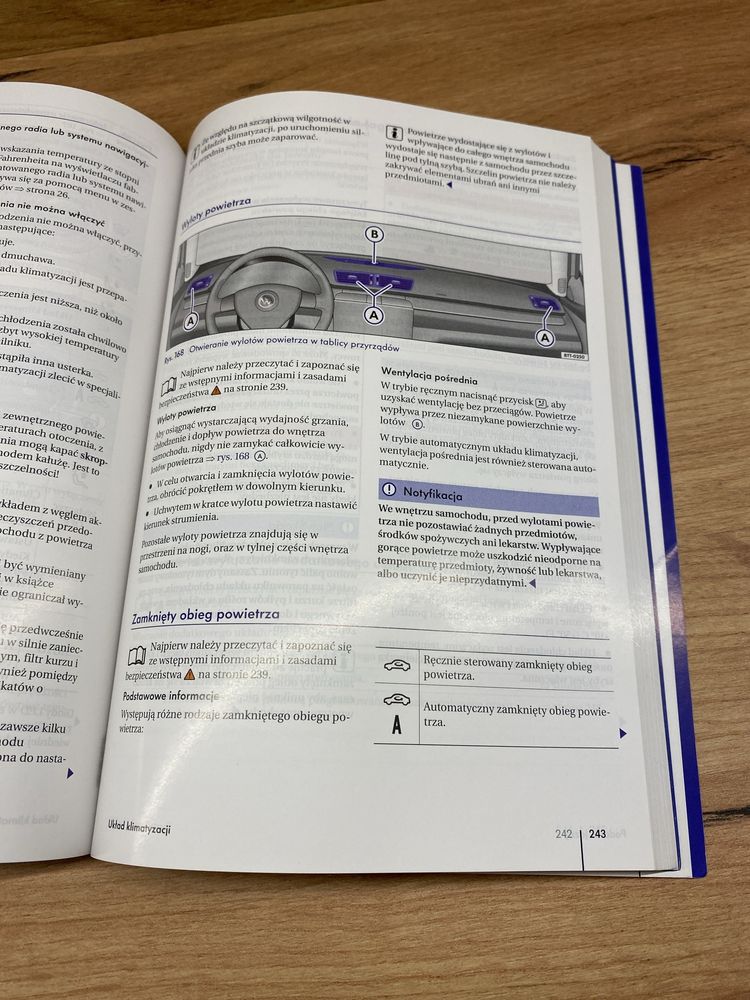 Instrukcja obsługi Volkswagen Passat wydanie 2009 + etui
