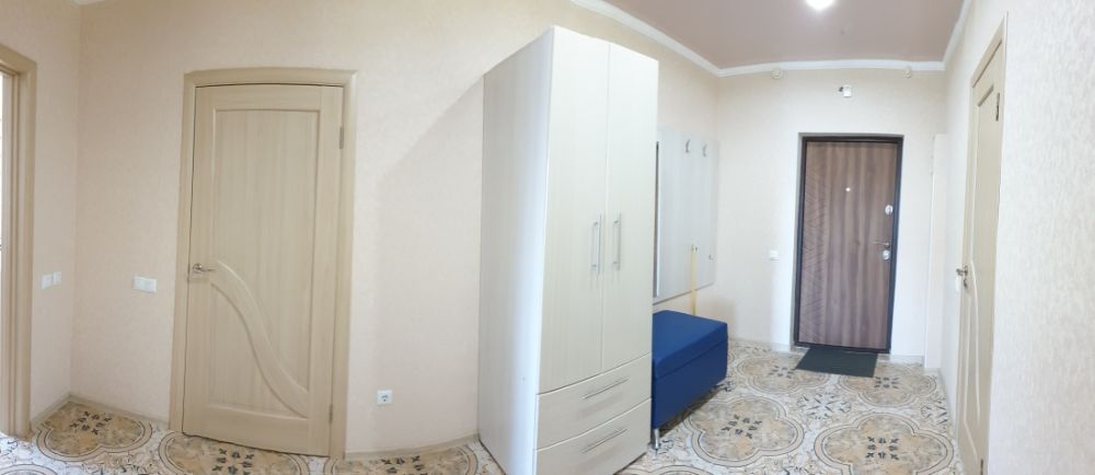 Простора новобудова, центр. митниця, Героїв Дніпра, набережна.