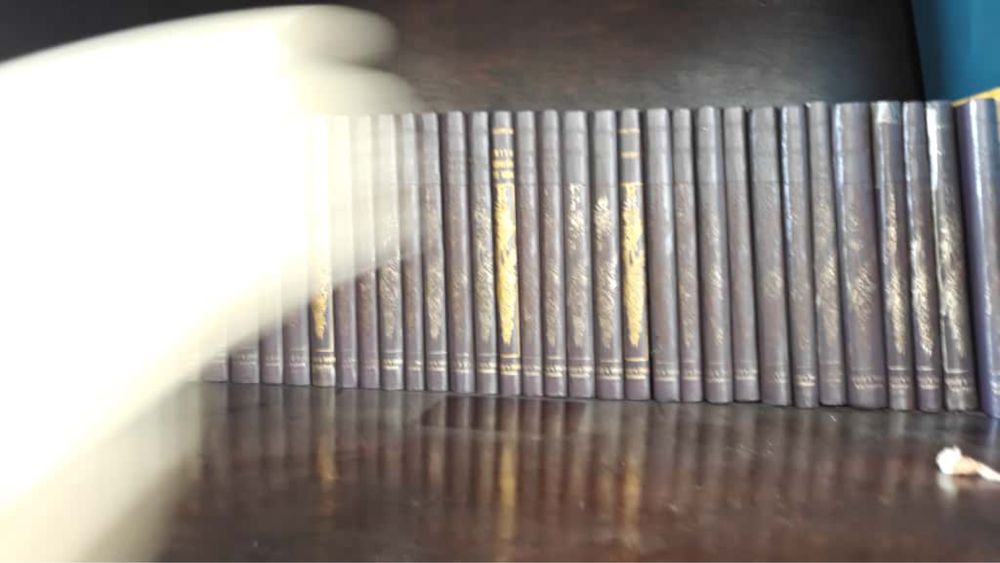 Livros diversos de capa dura