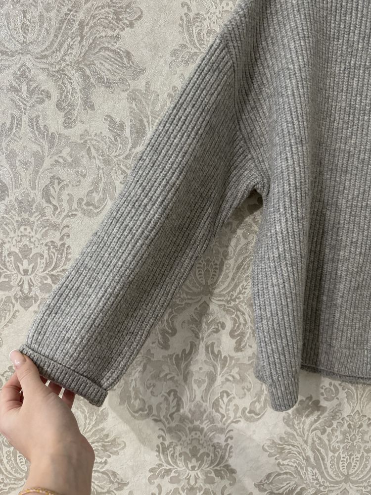 Свитер H&M серого цвета