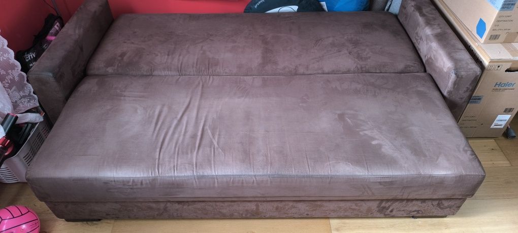 Sofa welurowa rozkładana