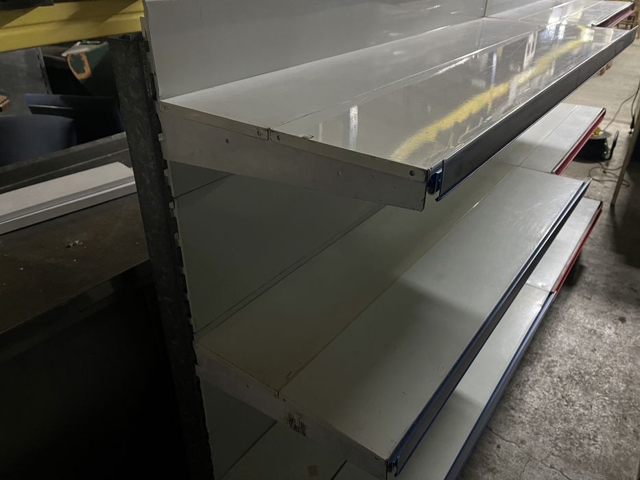 Estante de parede composta por 2 modulos total 2.33mt