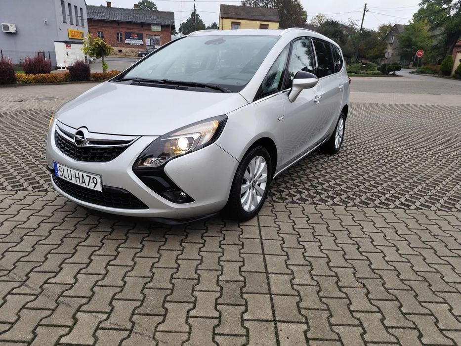Opel Zafira Ładna Zafira C prosto z Włoch